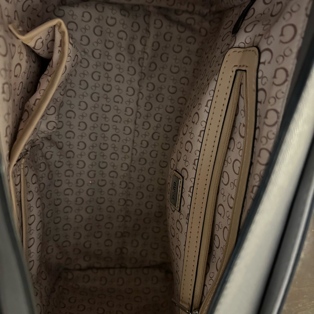 GUESS BAG - Picture 7 of 8